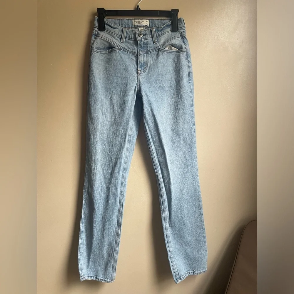 Abercrombie & Fitch the 90s Straight Mid Rise Jeans Light Wash Size 0L
